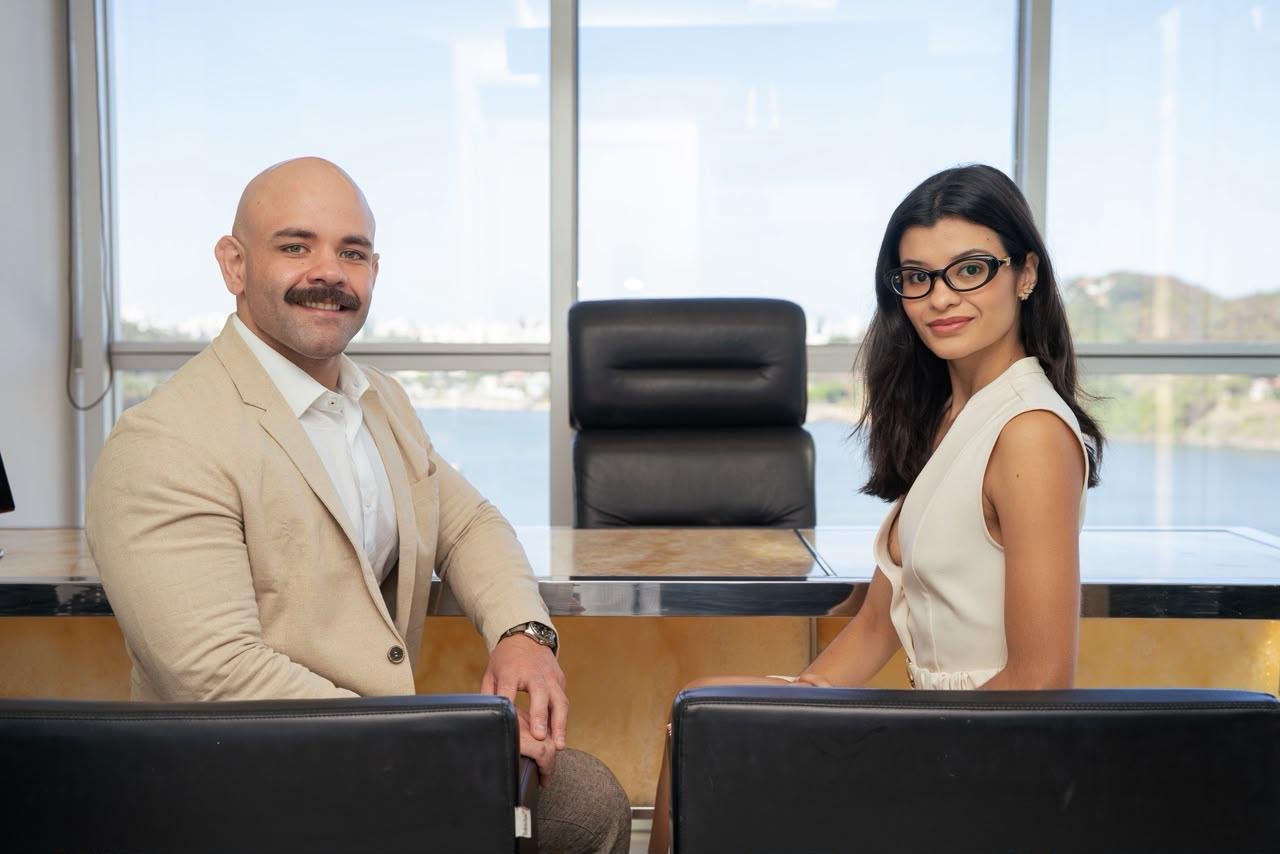 Dra. Yasmin e Dr. Marcos Aurélio no consultório
